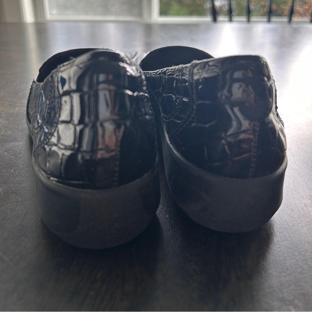 NEVER WORN ~ CLARKS SIZE 6.5 LOAFERS - Picture 5 of 7